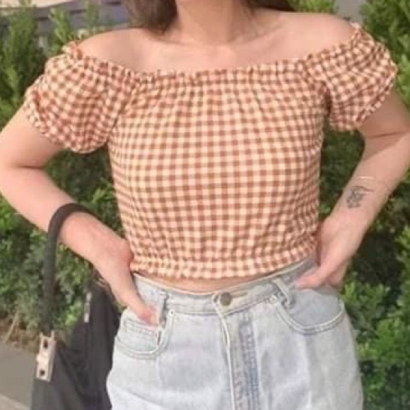 Gingham Off Shoulder Croptop - Picture 7 of 7